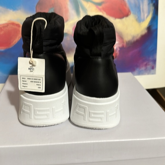 ASH MASON S PUFFER BLACK / WHITE ANKLE BOOT  SIZE 39 NEW NO TAG